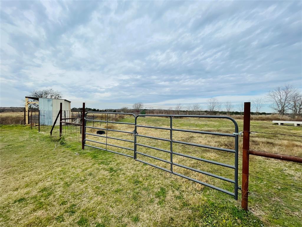 21517 Sw County Road 4040 Property Photo 10