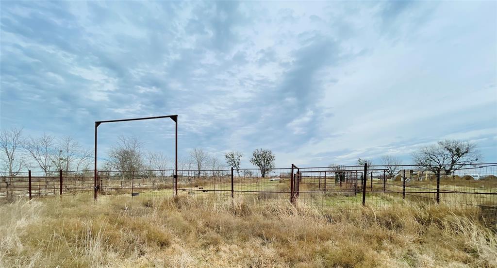 21517 Sw County Road 4040 Property Photo 11