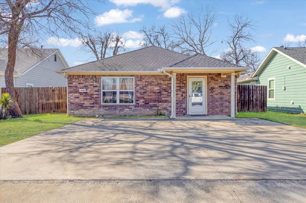 1122 S Hazelwood Property Photo 1