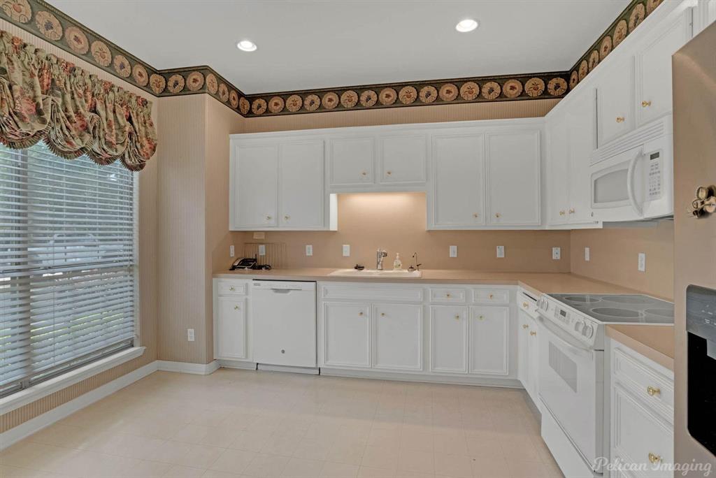 110 Kings Crossing Property Photo 8