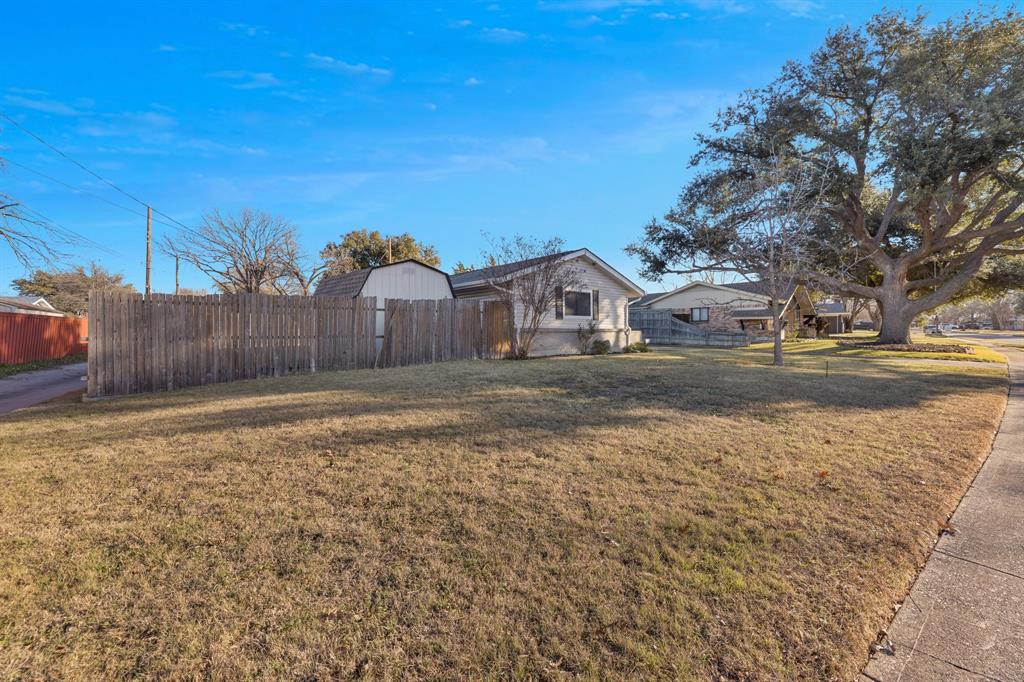 518 Worcester Way Property Photo 4