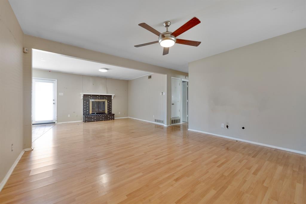 518 Worcester Way Property Photo 6