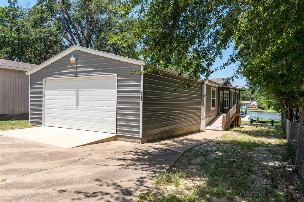 136 Thunderbird Drive Property Photo 5