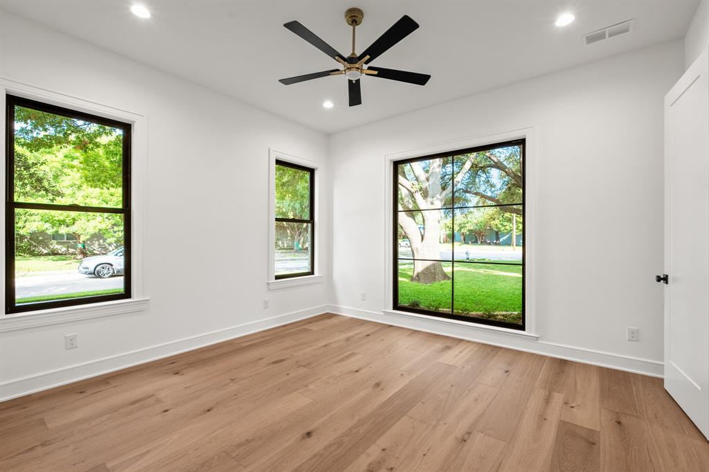 1211 Seminole Drive Property Photo 19
