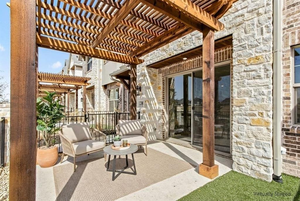1208 Armstrong Property Photo 5