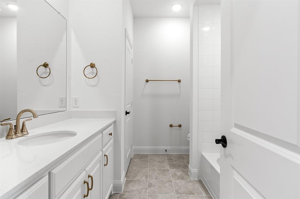 1208 Armstrong Property Photo 32
