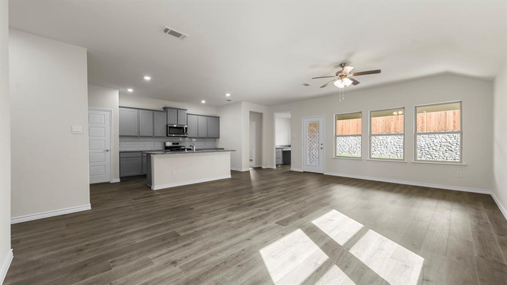 2060 Hearn Drive Property Photo 3