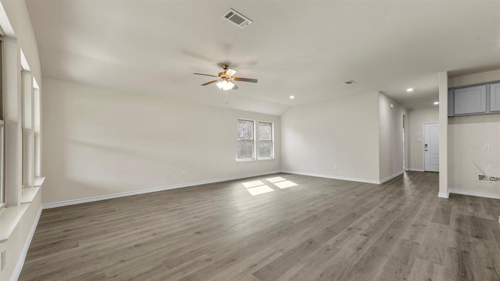 2060 Hearn Drive Property Photo 4