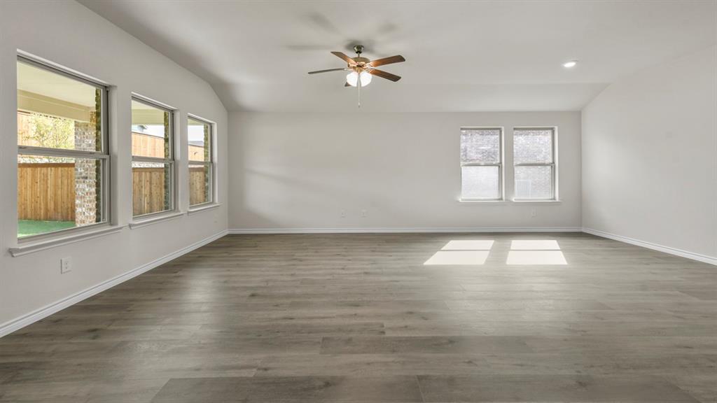 2060 Hearn Drive Property Photo 5