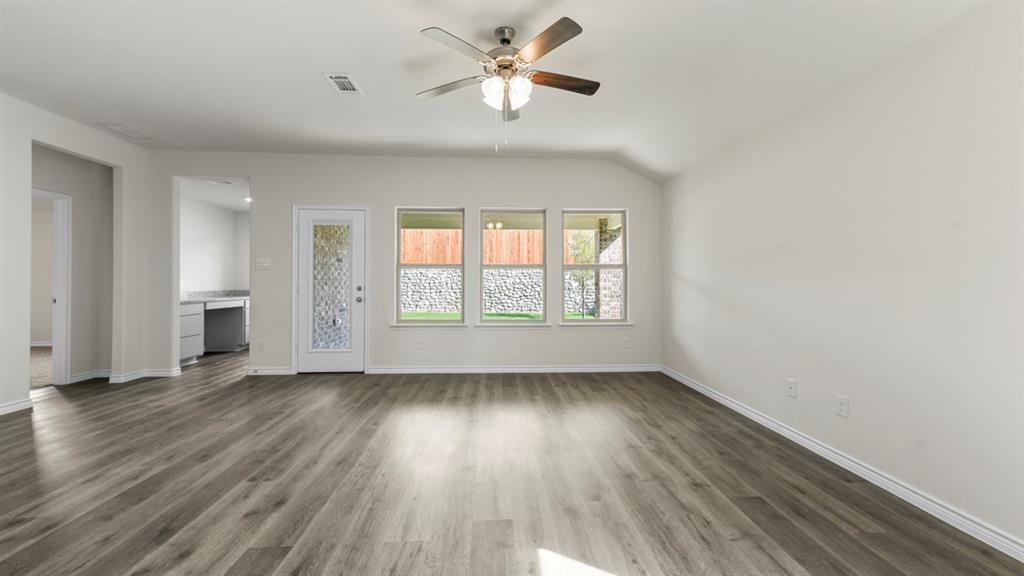 2060 Hearn Drive Property Photo 8