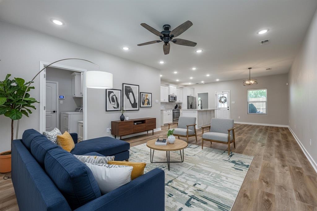 901 W Owing Street Property Photo 4