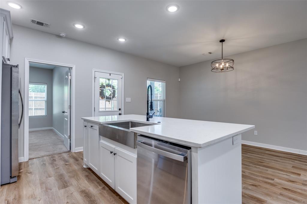 901 W Owing Street Property Photo 6