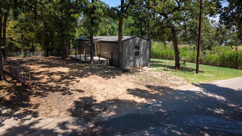 721 Queens Drive Property Photo 6