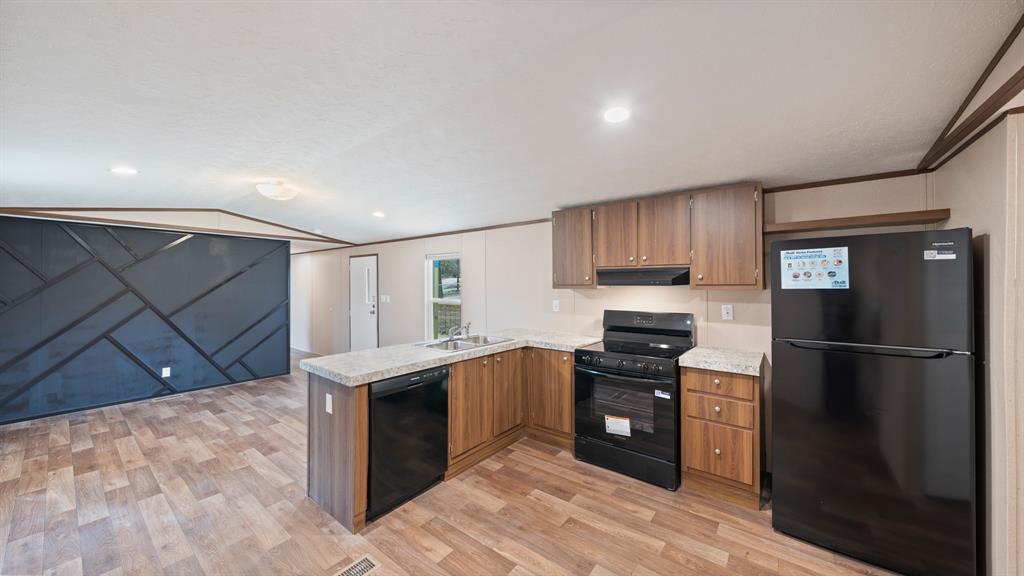 721 Queens Drive Property Photo 11