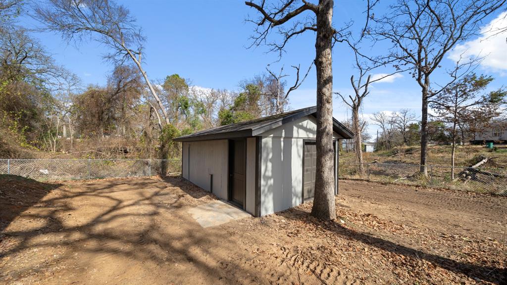 721 Queens Drive Property Photo 23