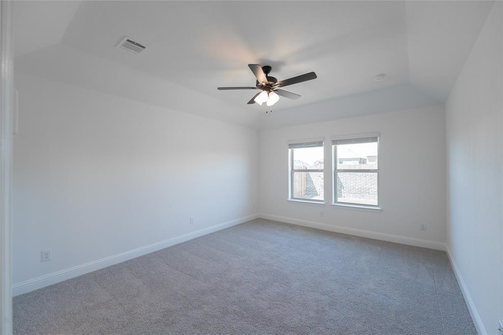 2212 Valencia Drive Property Photo 8
