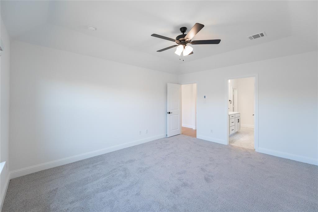 2212 Valencia Drive Property Photo 9