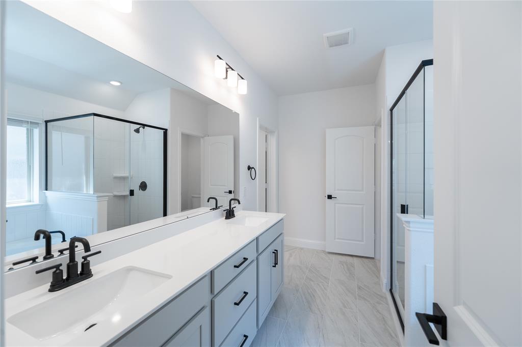 2212 Valencia Drive Property Photo 10