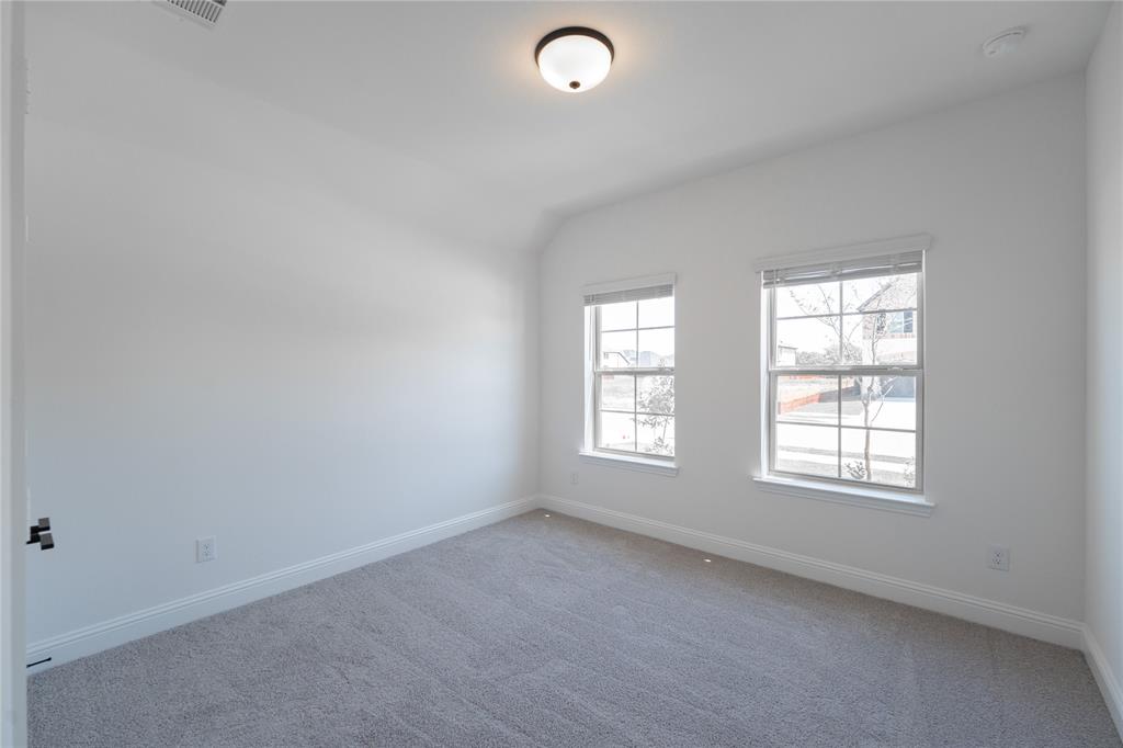 2212 Valencia Drive Property Photo 15