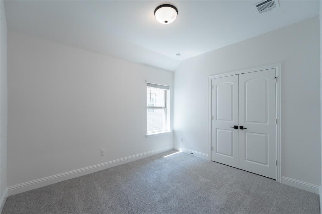 2212 Valencia Drive Property Photo 18