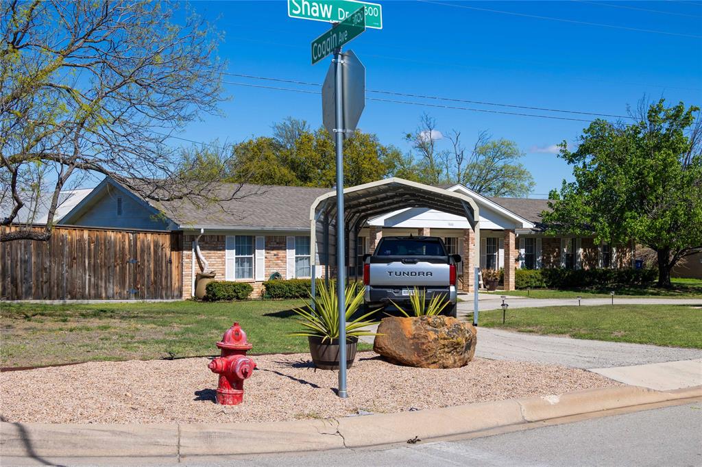 1600 Shaw Drive Property Photo 8