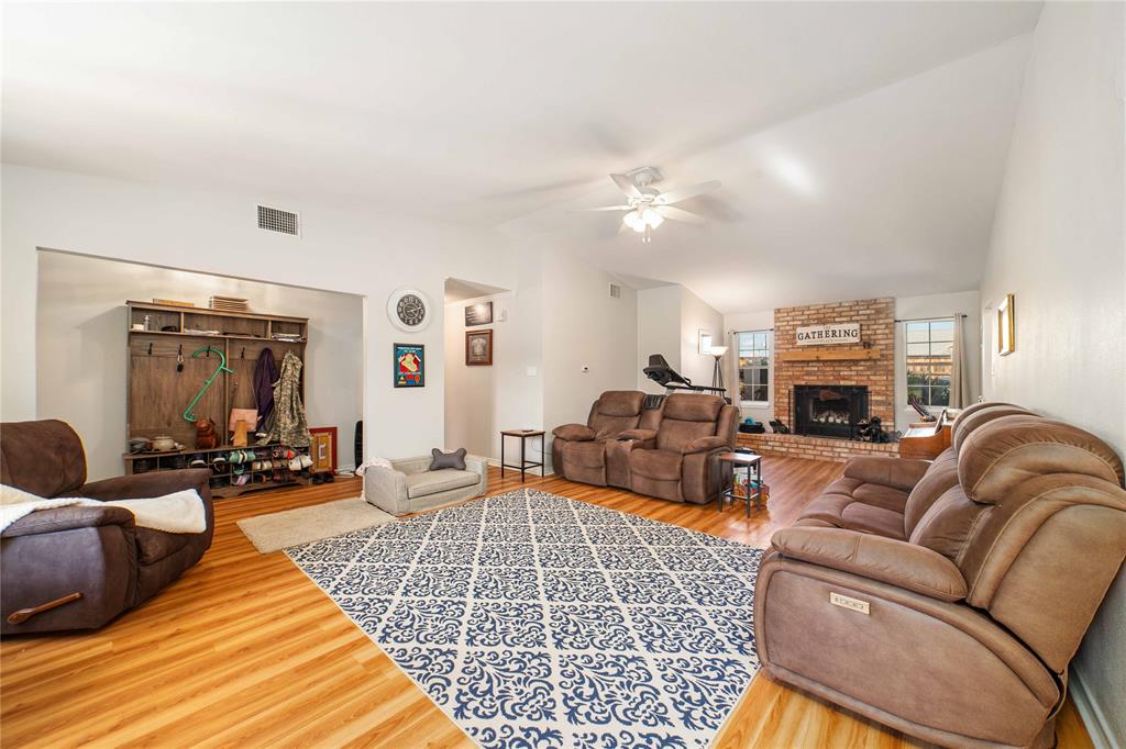 1600 Shaw Drive Property Photo 11