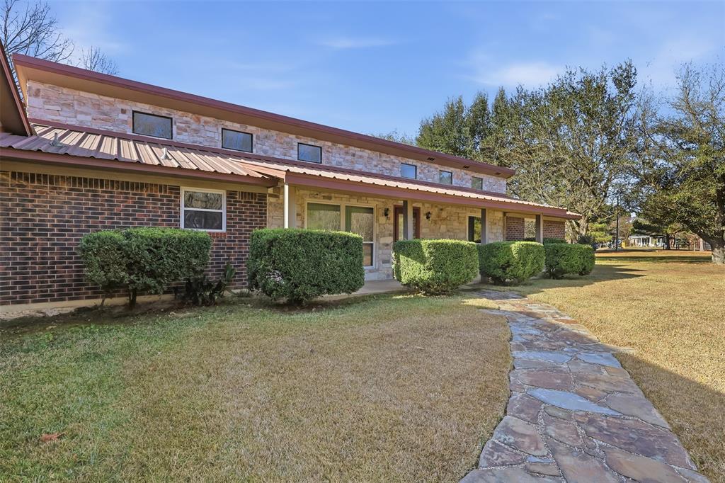 132 Cr 2933 Property Photo 1
