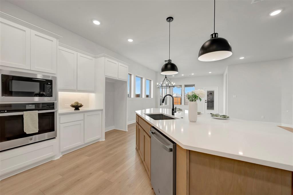 9413 Ambrosia Street Property Photo 8
