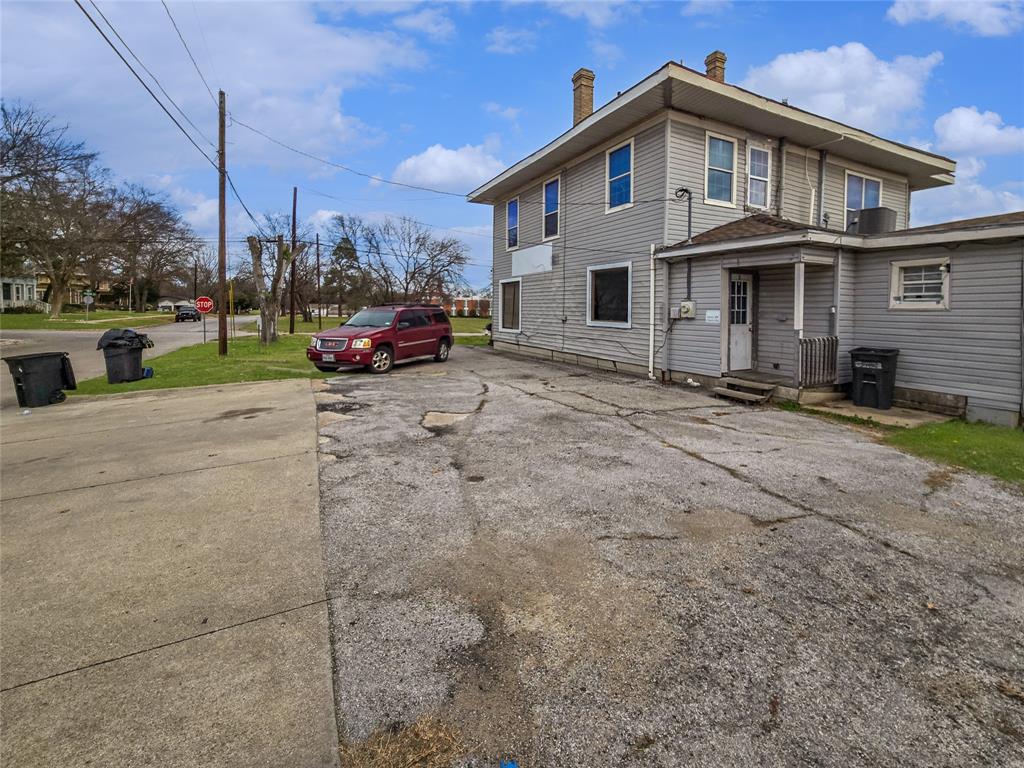 507 W Nash Street Property Photo 6