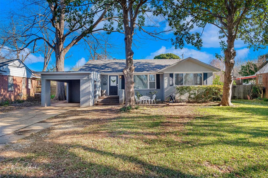 232 Roma Drive Property Photo 1