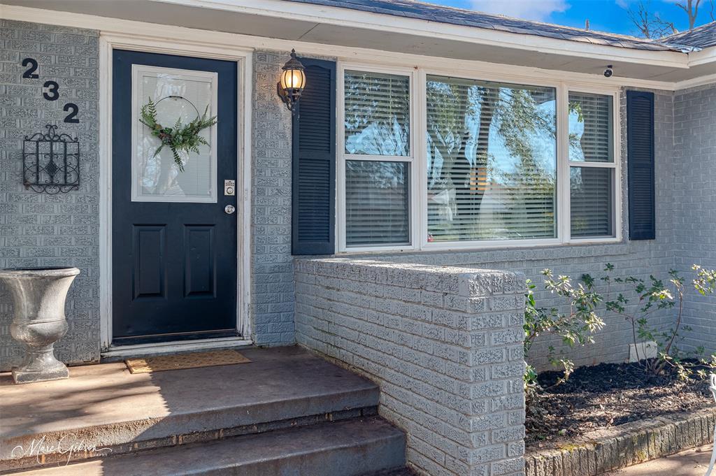 232 Roma Drive Property Photo 3