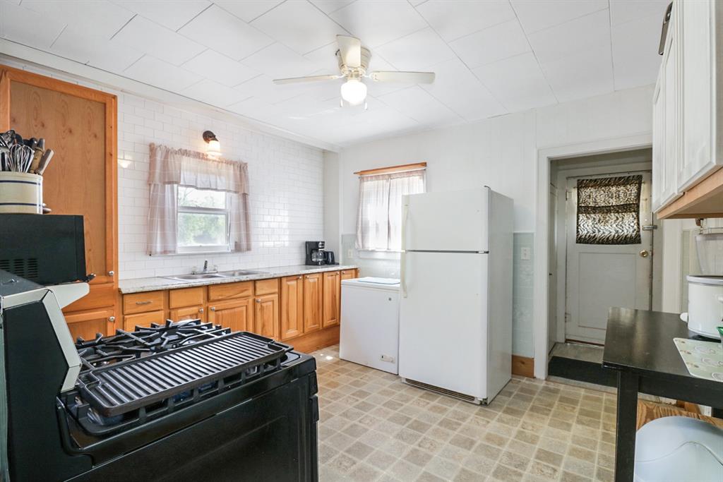 605 W Walnut Street Property Photo 5