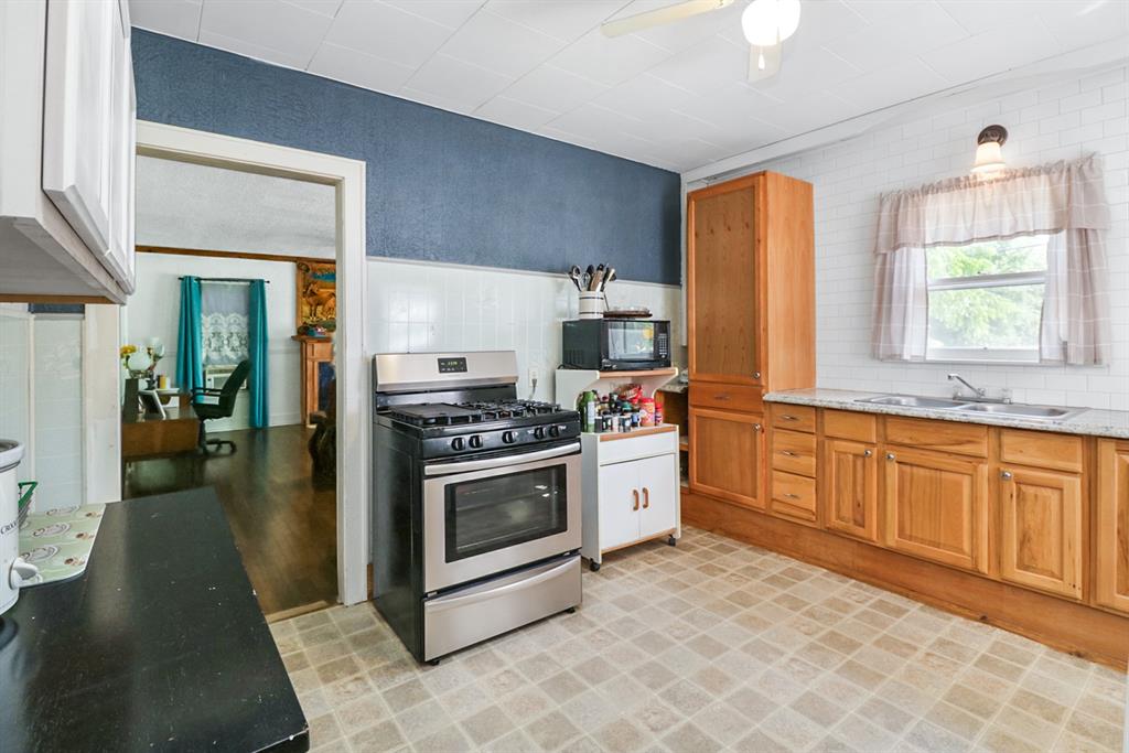 605 W Walnut Street Property Photo 6