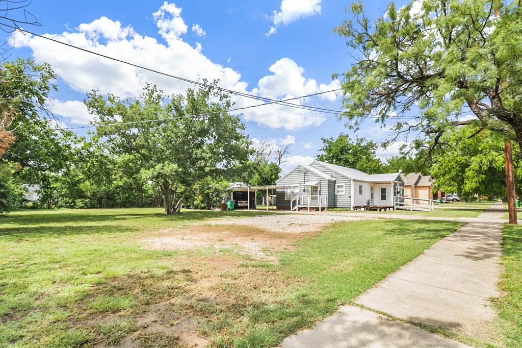 605 W Walnut Street Property Photo 17