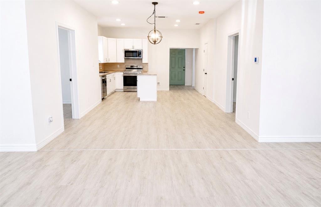 811 W Day Street Property Photo 1