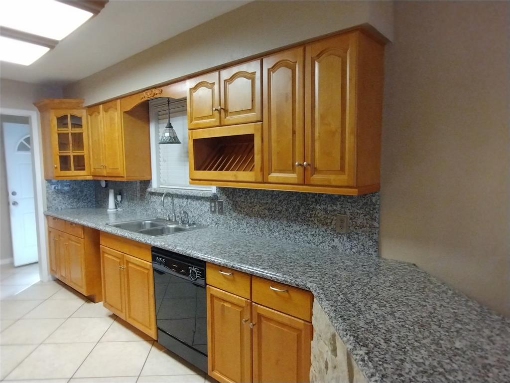 201 N Oak Acres Drive Property Photo 10