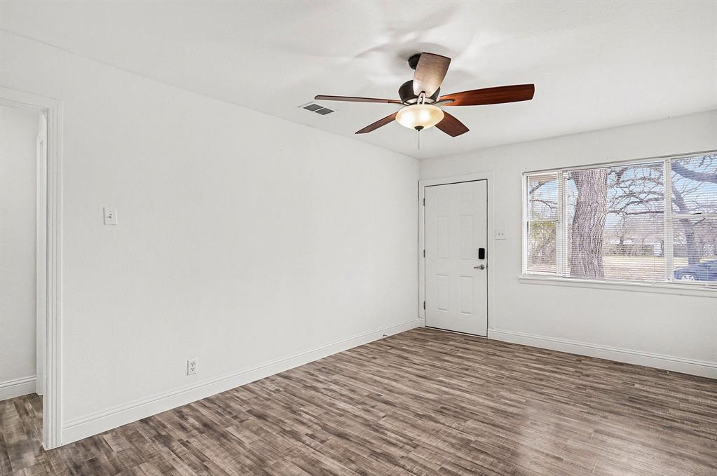 2211 Barbell Lane Property Photo 8