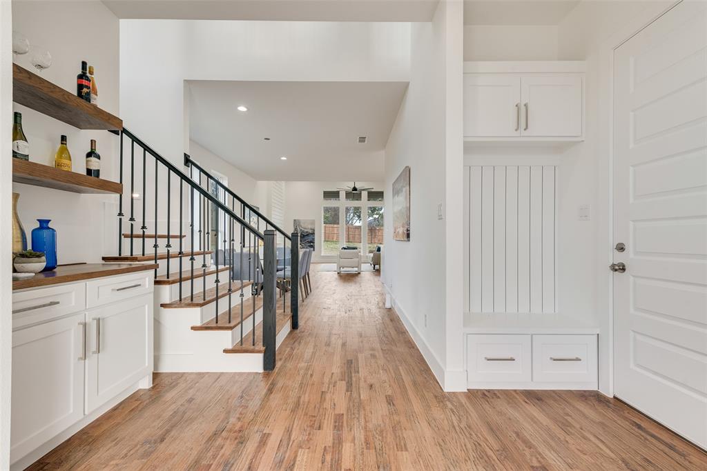 539 W Laureland Road Property Photo 8