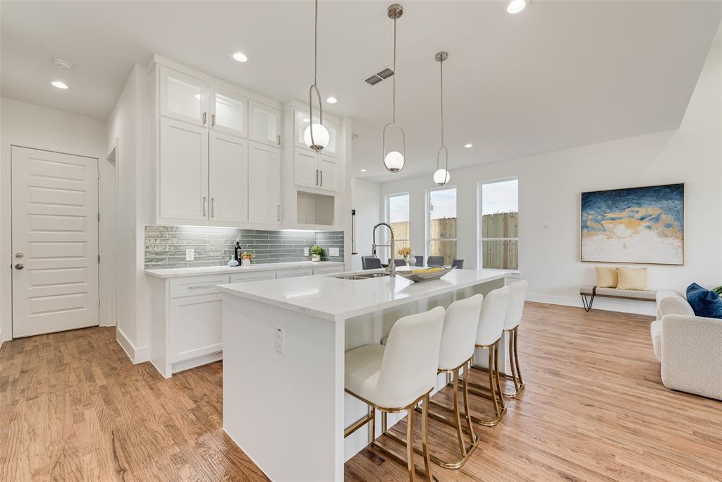 539 W Laureland Road Property Photo 15