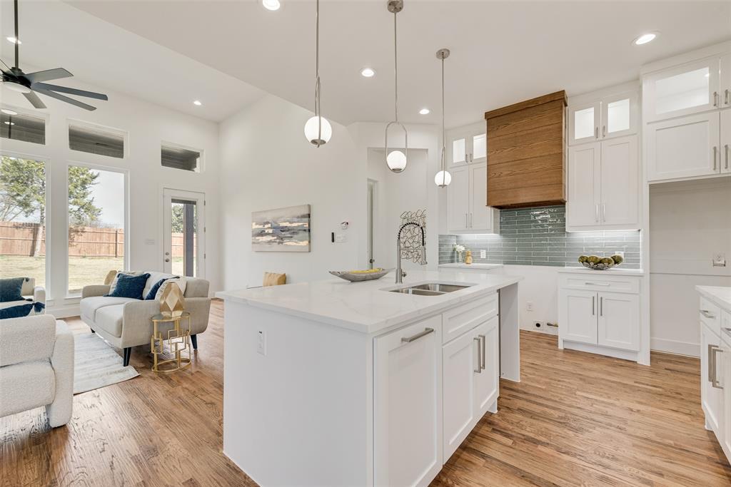 539 W Laureland Road Property Photo 18
