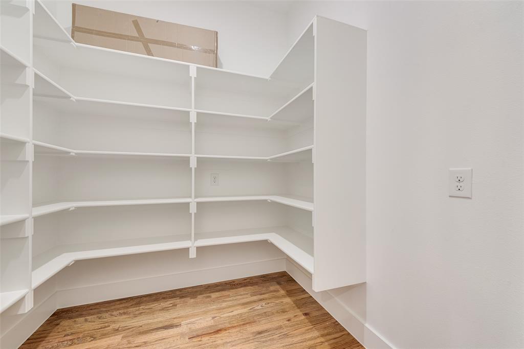 539 W Laureland Road Property Photo 22