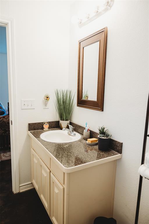 6078 E Line Road Property Photo 8