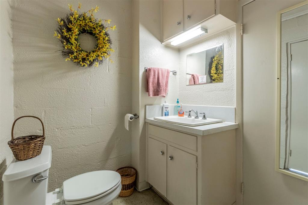 1012 W Division Street Property Photo 21