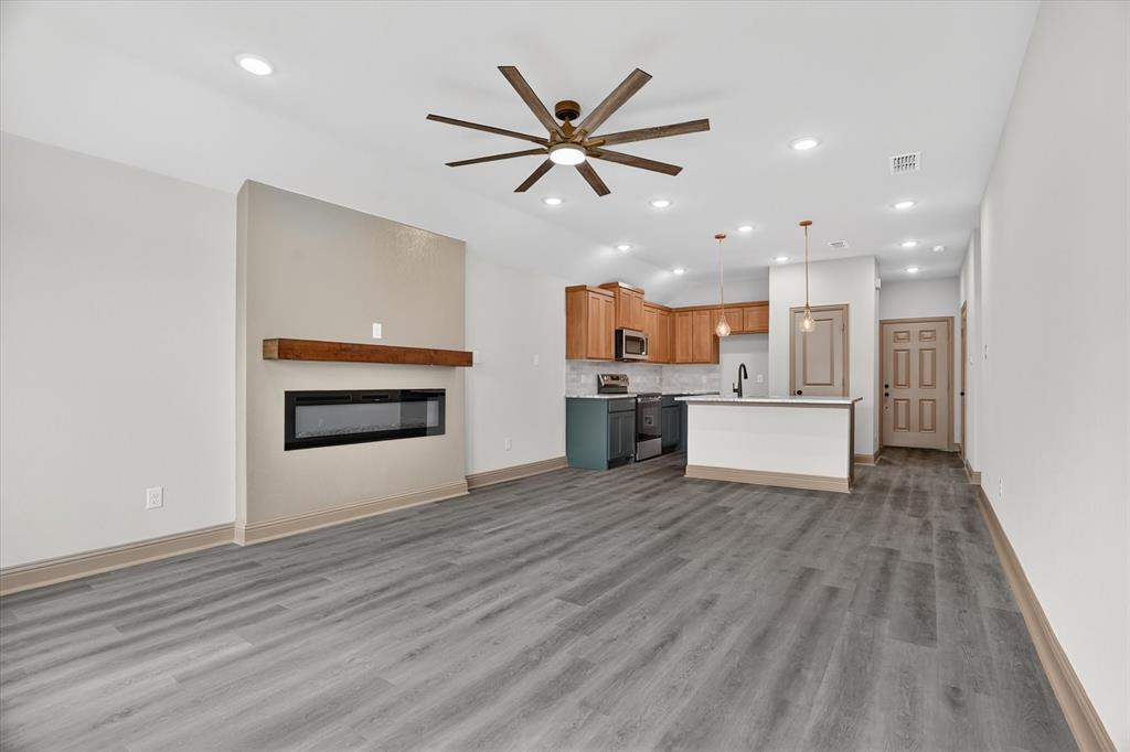 468 Peace Lily Way Property Photo 4