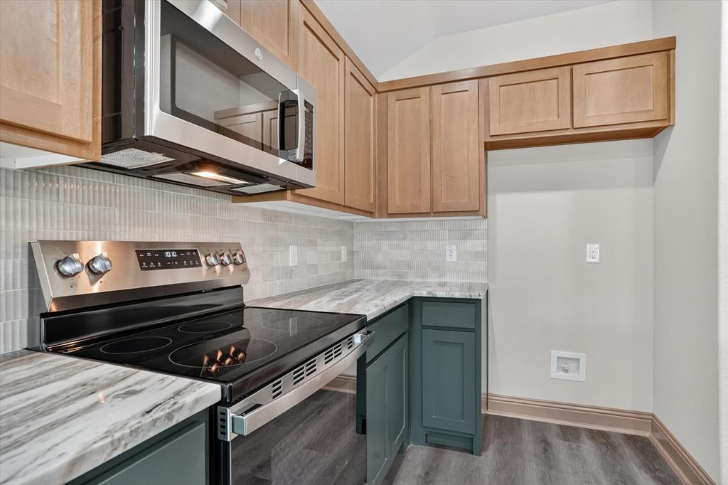 468 Peace Lily Way Property Photo 6