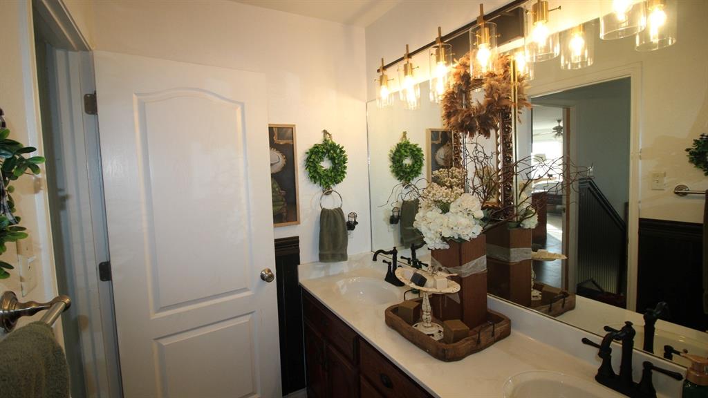 525 County Road 310 Property Photo 28