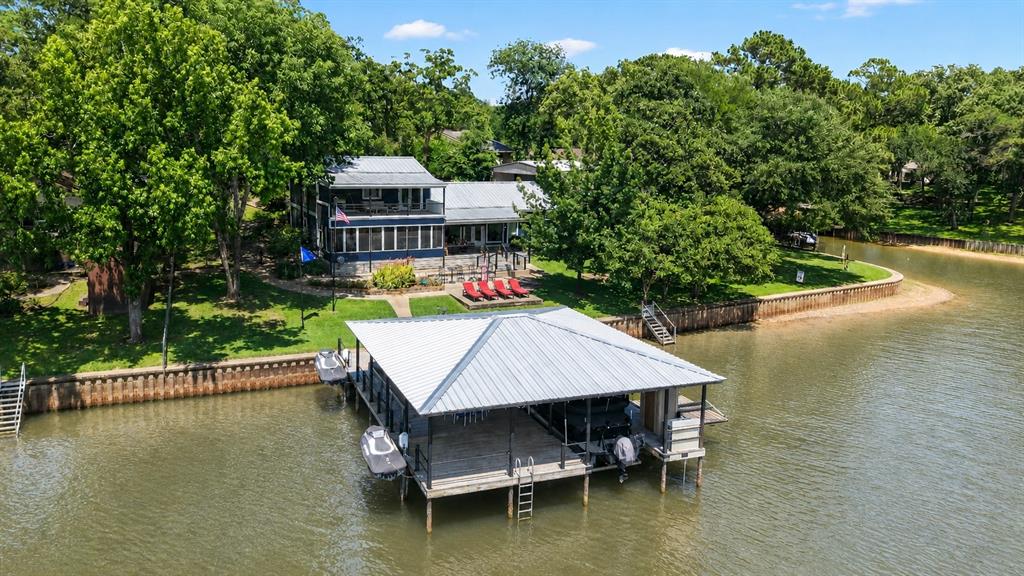154 Bayside Circle Property Photo 1