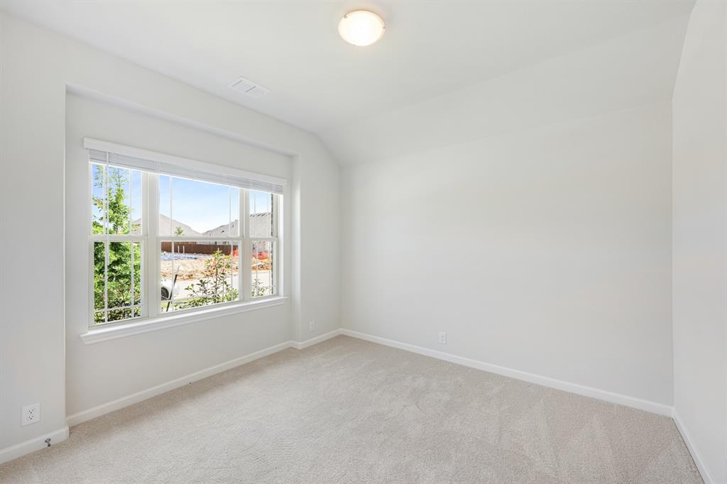 4505 Brentfield Drive Property Photo 6