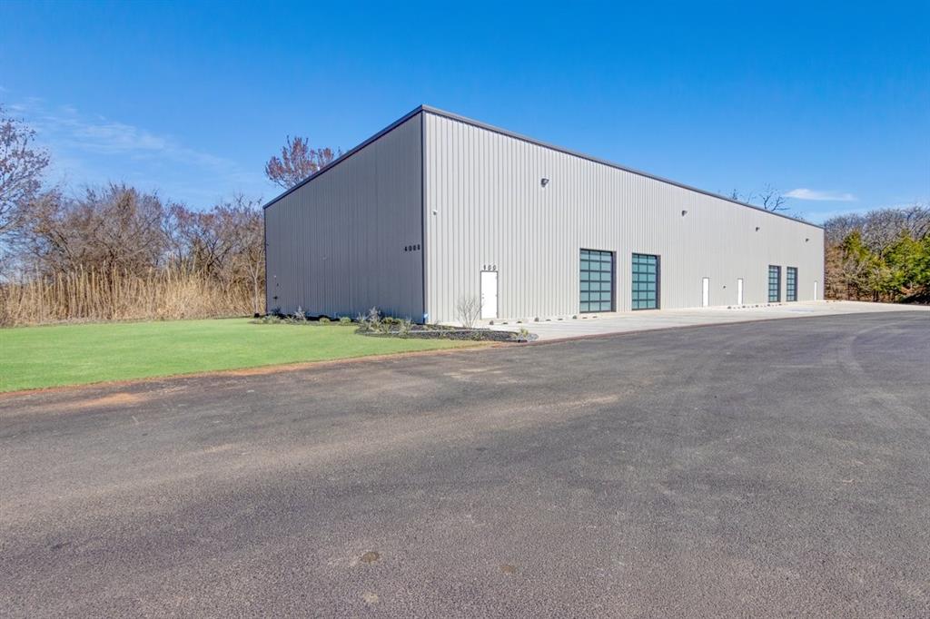 4000 Texoma Parkway Property Photo 11