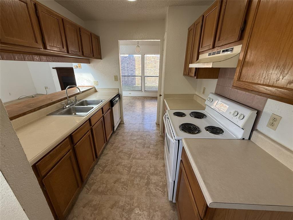 1636 Lemonwood Circle Property Photo 7